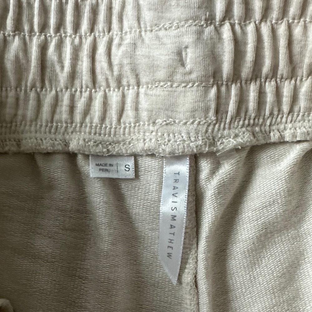 Travis Mathew Women's Beige Cloudscape Athletic Shorts - Picture 2 of 5